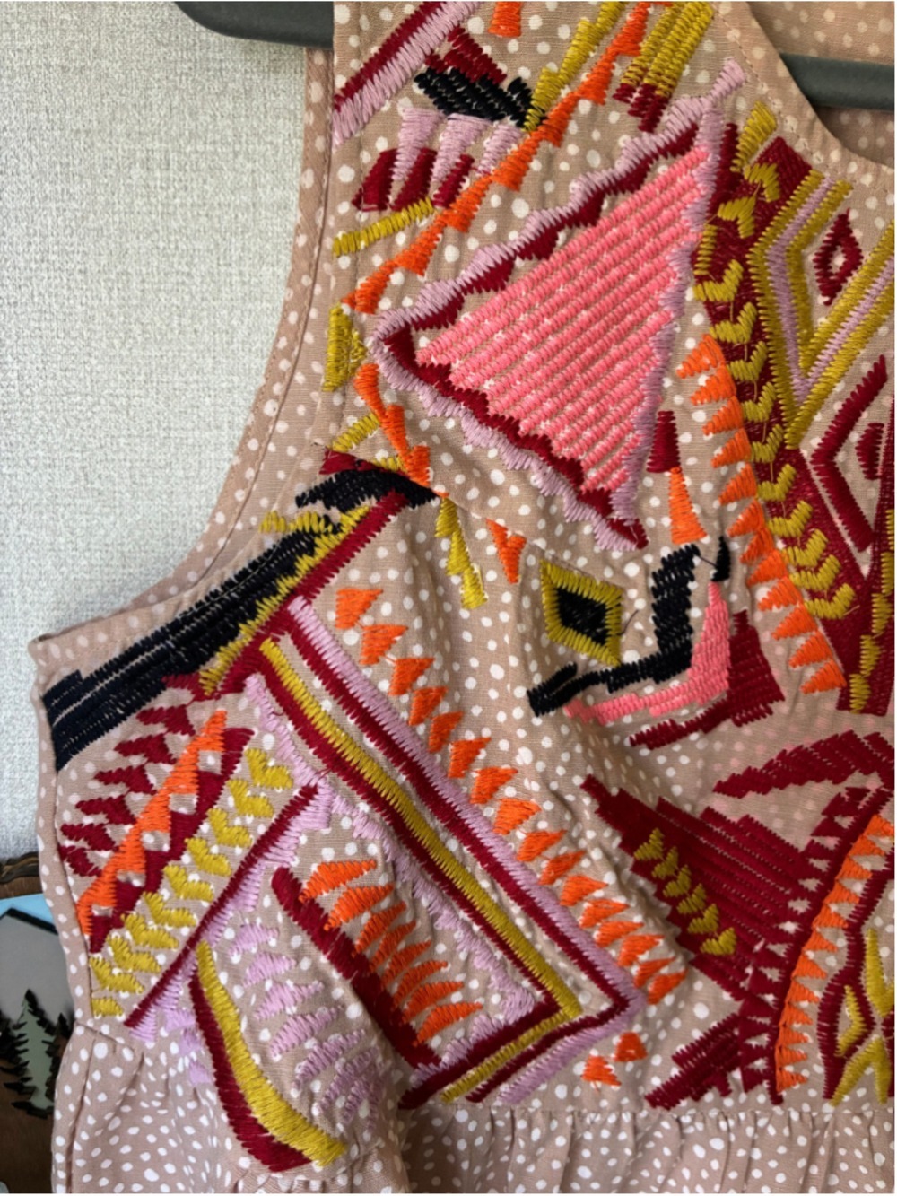 Women's entro Plus 1X Beige Multi-color Embroidered Tank Top - Picture 4 of 6
